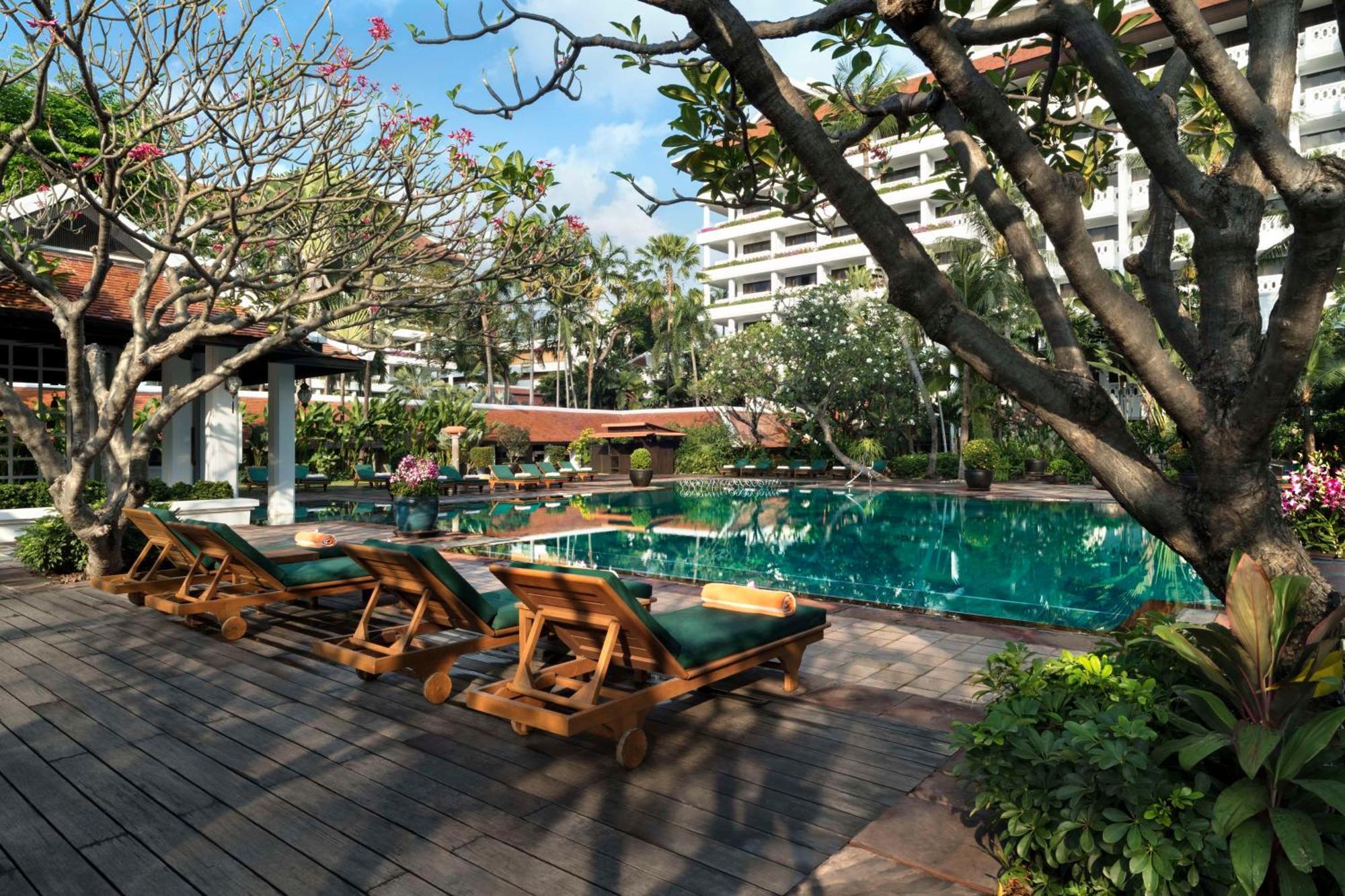 Anantara Riverside Bangkok Resort Εξωτερικό φωτογραφία The pool at the hotel