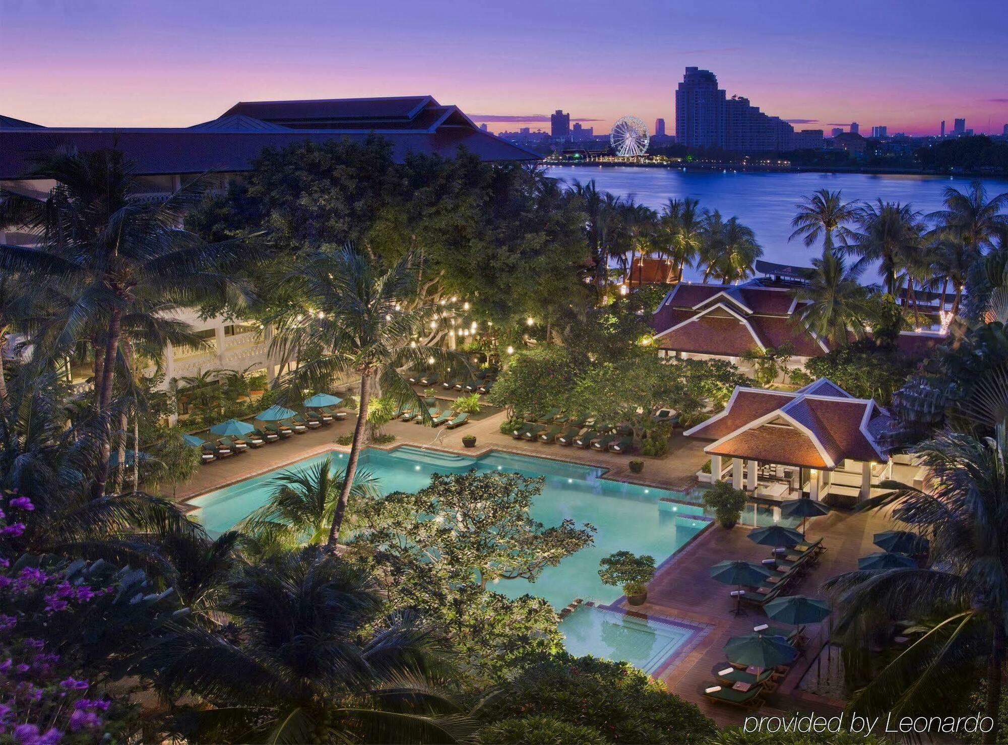 Anantara Riverside Bangkok Resort Εξωτερικό φωτογραφία The Royal Pool at The Royal